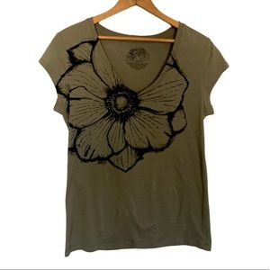 Green stranded flower t shirt XL